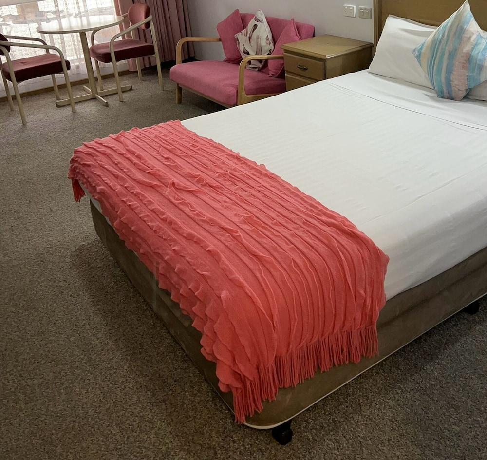 Acacia Rose Motor Inn