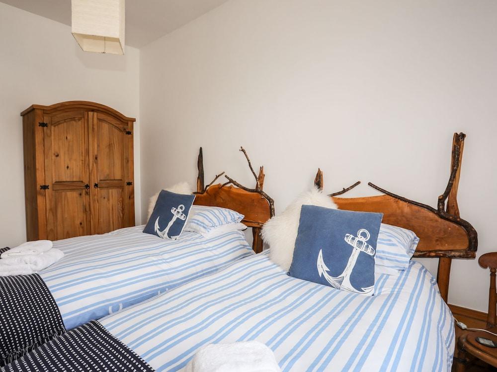 East Point Lynas Lighthouse Keeper's Cottage