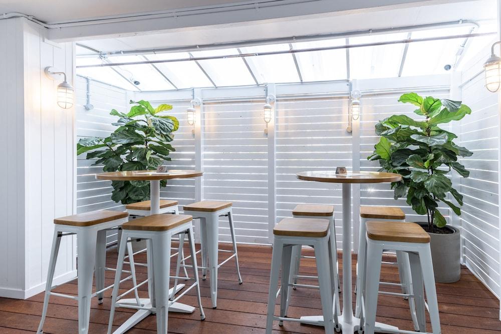 Surf Inn Boutique Backpackers