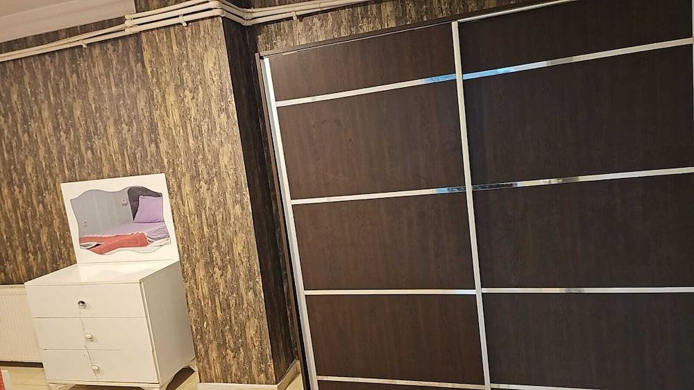 Midtown Hotel Apartments 404