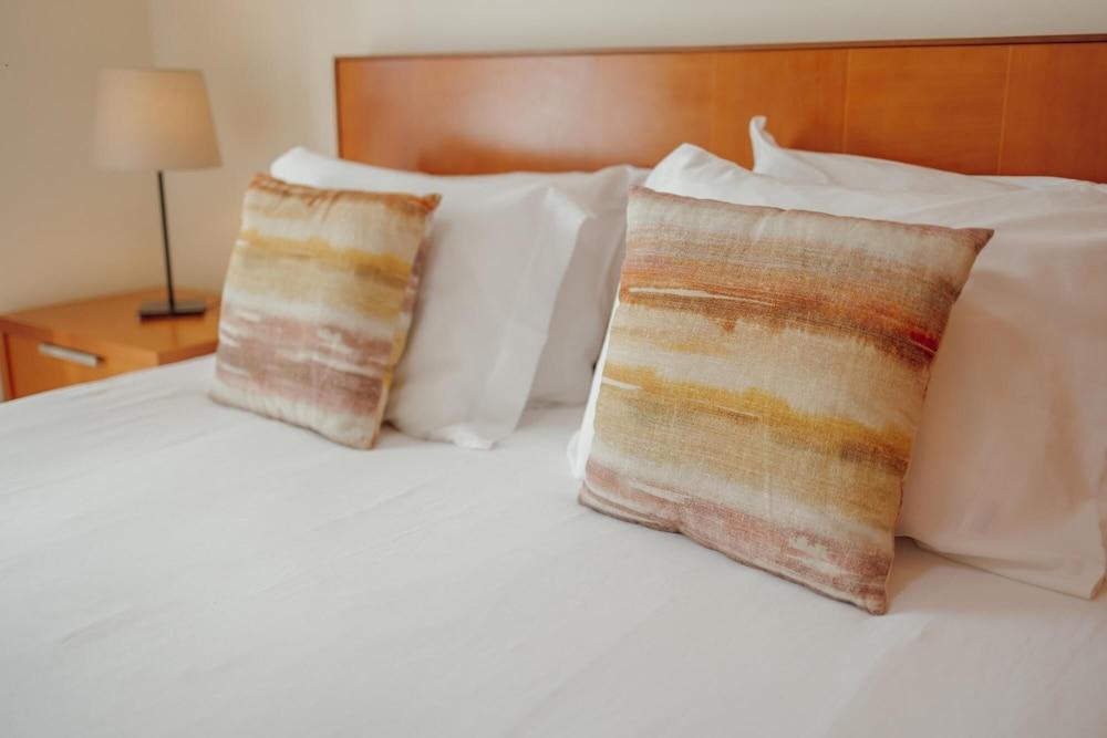 Bright Apartment by Homing