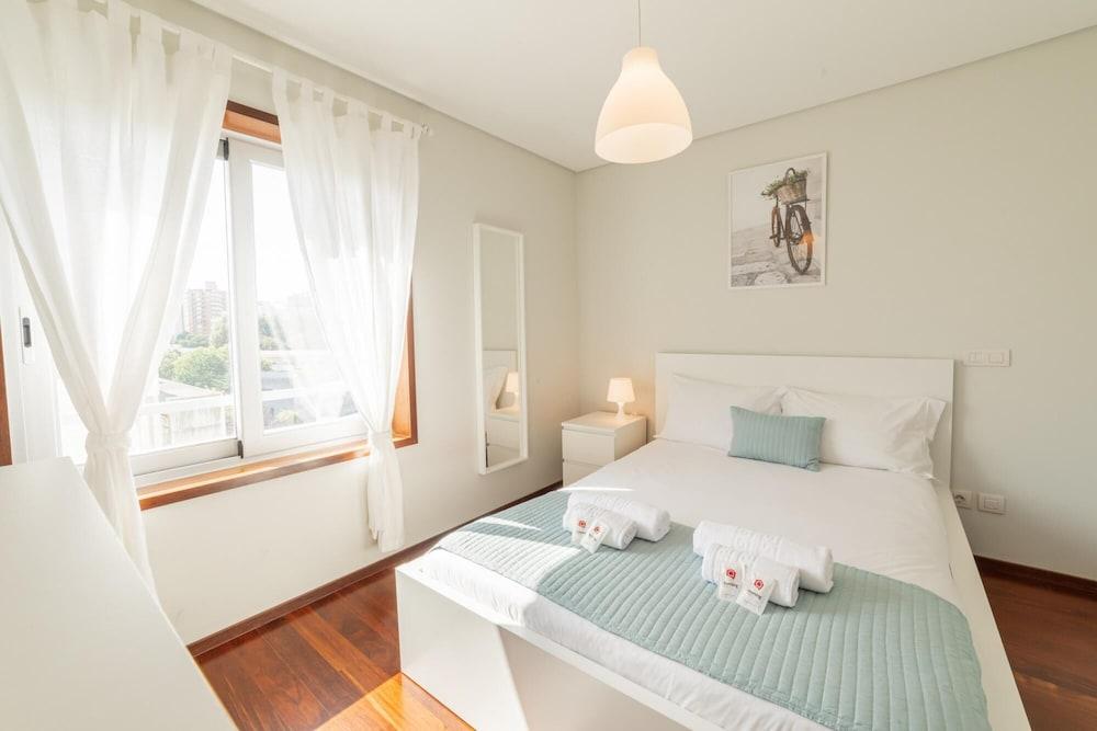 Modern Cedofeita by Homing