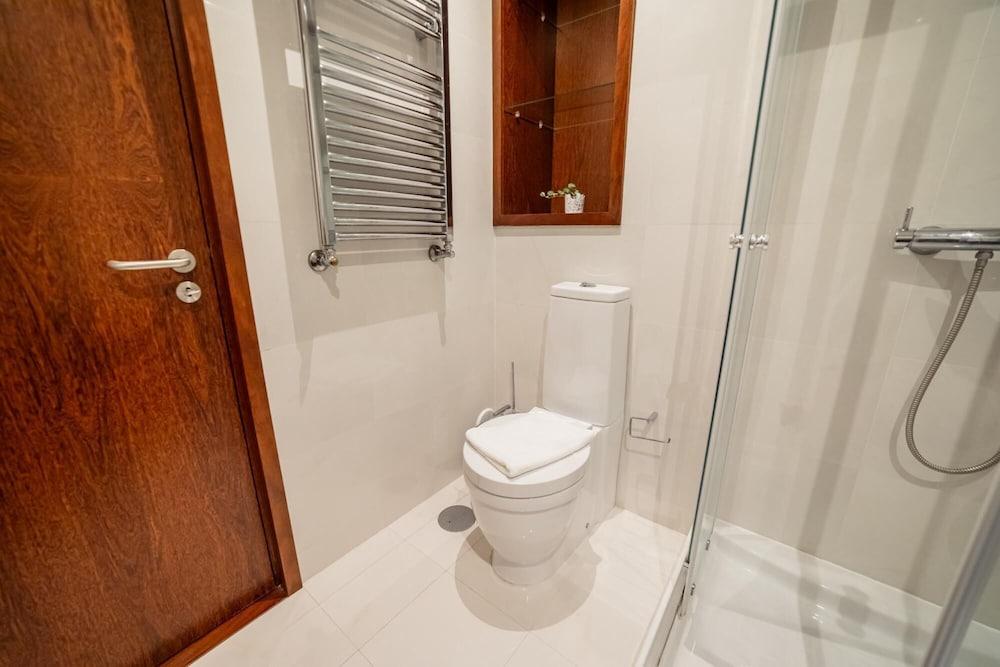 Modern Cedofeita by Homing