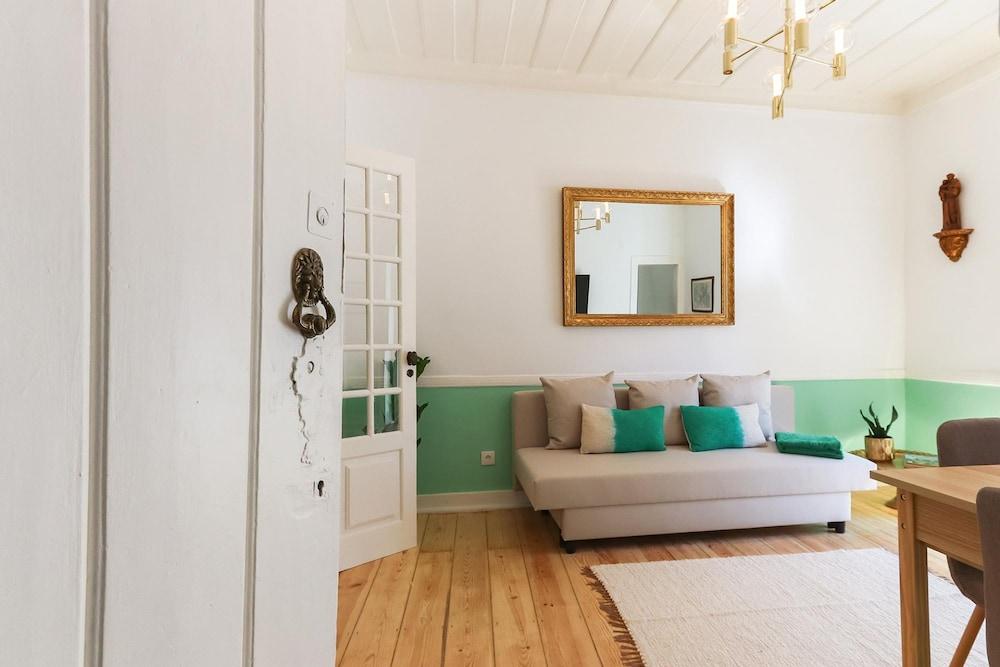 Castelo Premium II by Homing