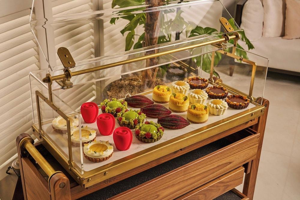 The Singapore EDITION