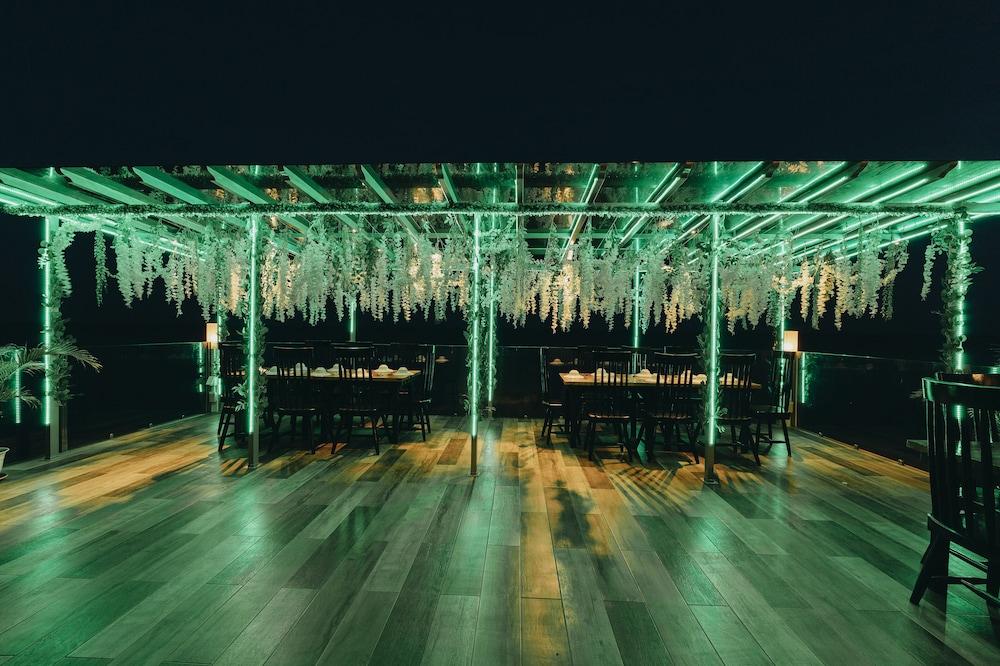 The Marc Vannelli Oslob