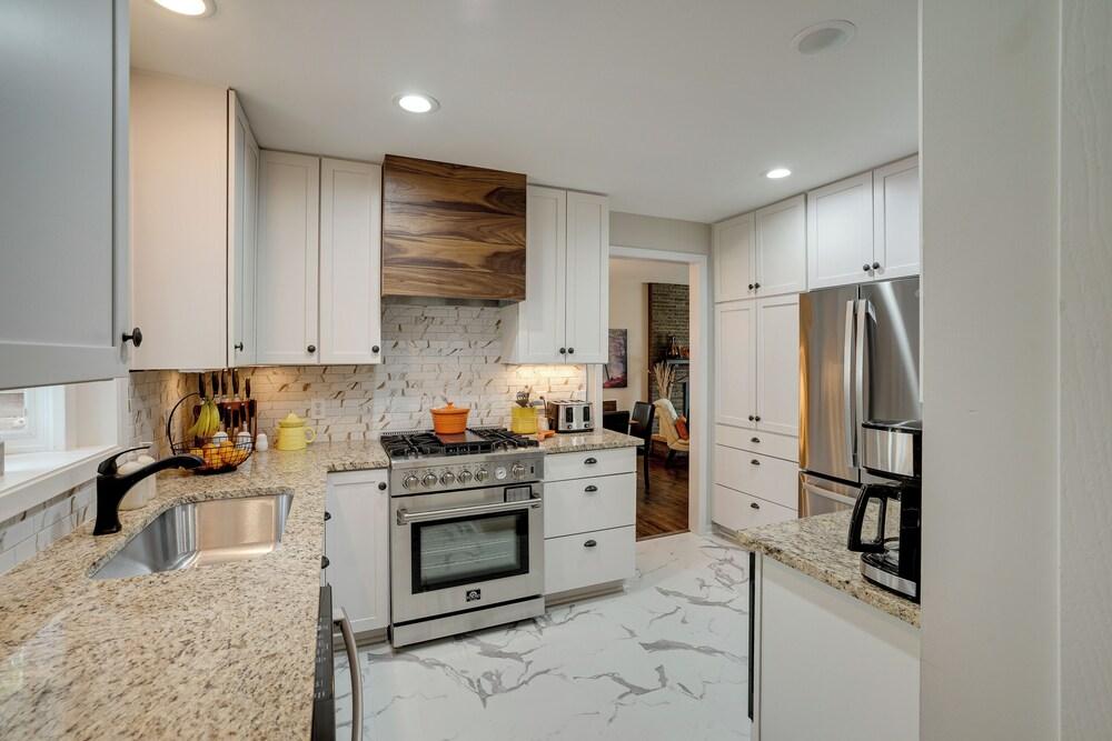 Pet-friendly Minneapolis Home ~ 8 Mi to Downtown!