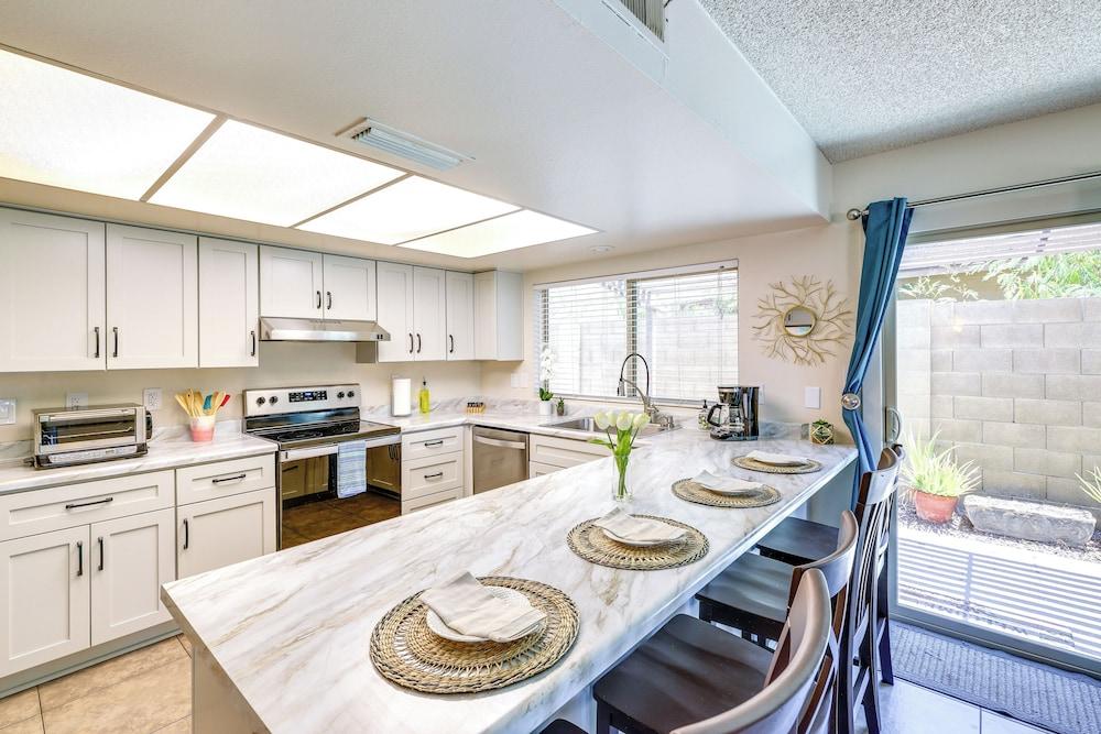 Centrally Located Glendale Home w/ Yard & Grill