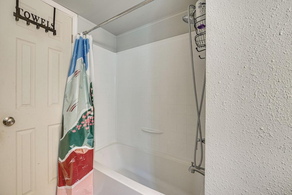 Cle Elum Cabin: Spacious Yard w/ ATV Trail Access!