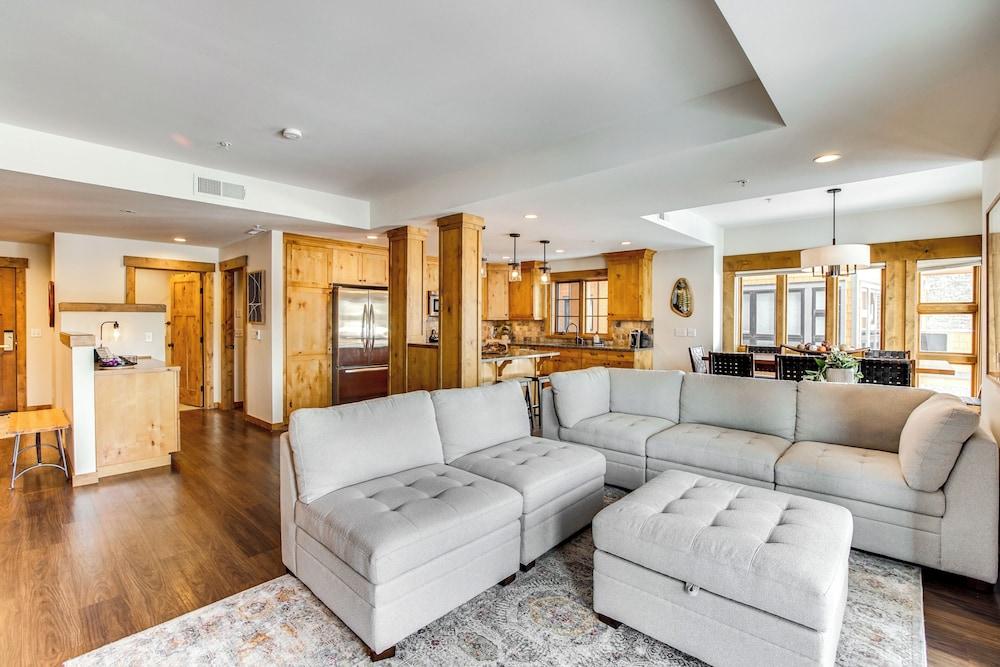 Suncadia Resort Condo w/ Seasonal Pool Access!