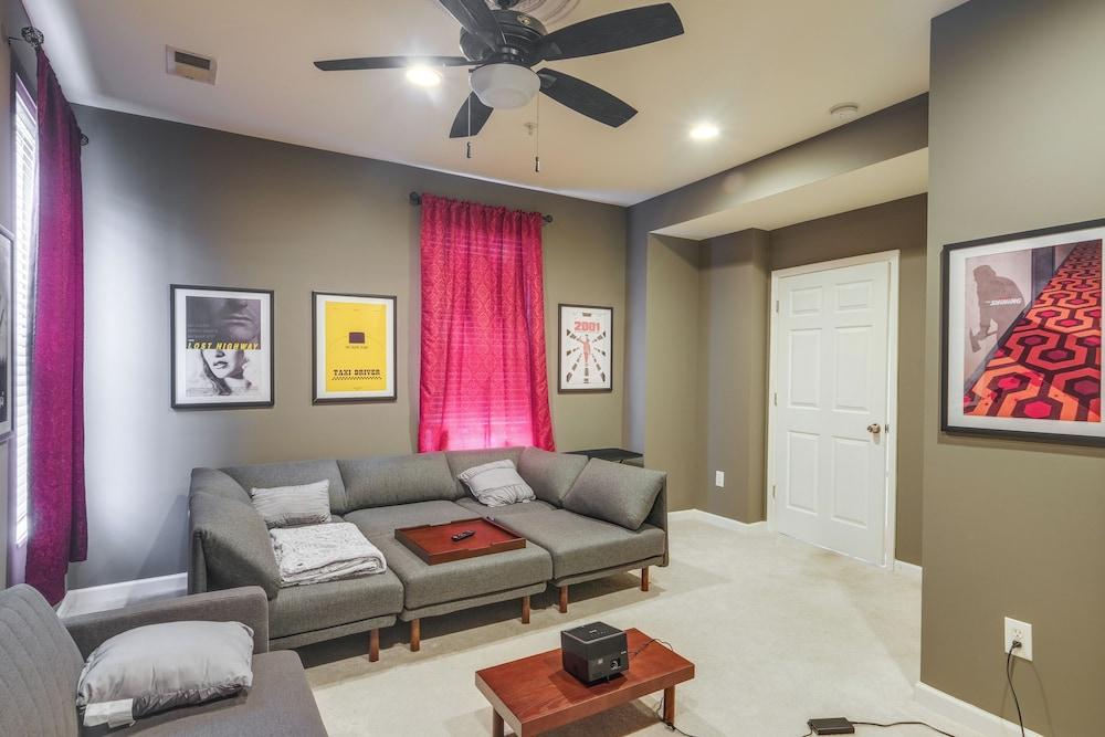 5 Mi to US Capitol: Washington DC Townhome