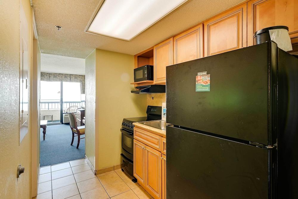 Oceanfront Myrtle Beach Condo w/ Resort Amenities!