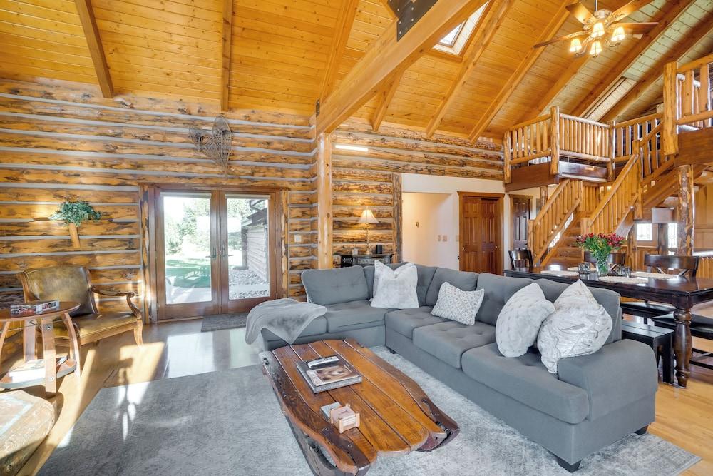 Heated Pool + Mtn Views: Log Cabin in Parker!
