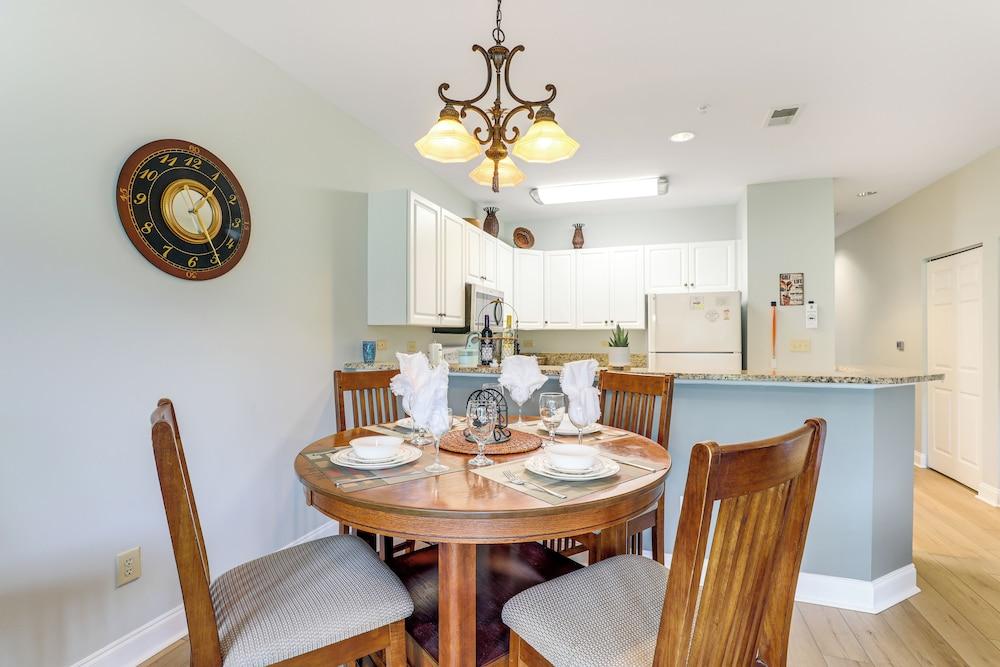~ 6 Mi to Ocean w/ Pool & Golf: Myrtle Beach Condo