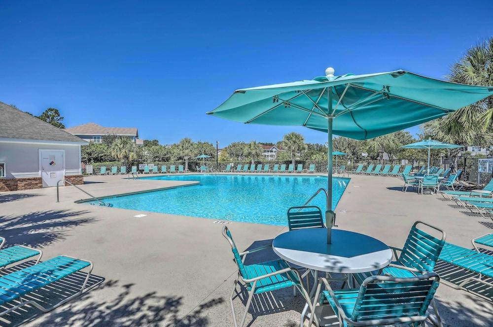 Barefoot Resort Condo w/ Pools & Balcony!