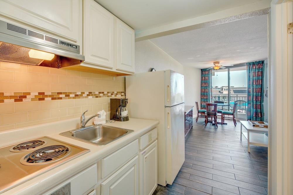 Ocean-view Jersey Shore Condo: Walk to Beach!