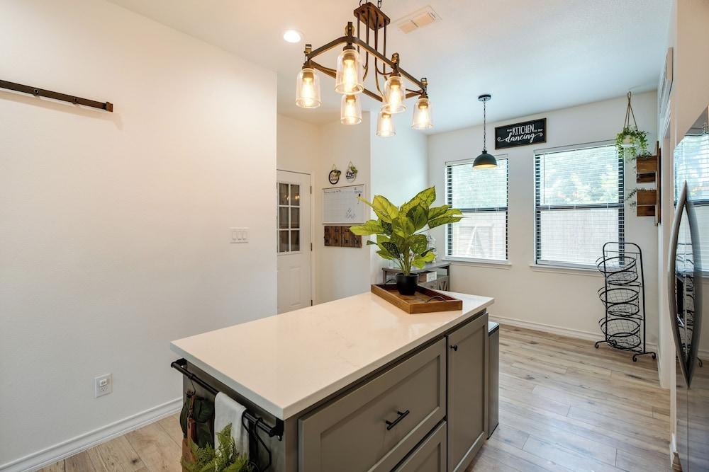 Updated New Braunfels Home w/ Fire Pit!