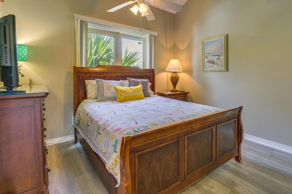 Miramar Beach Rental w/ Pool Access & Golf Course!