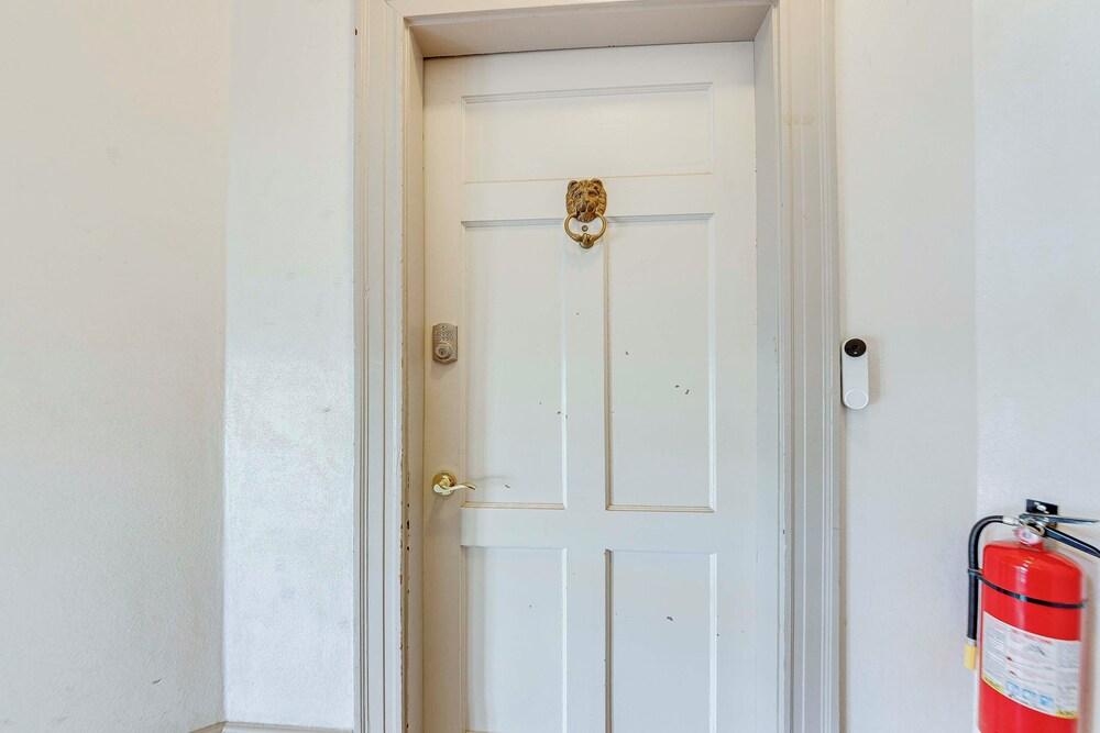 Central West End Condo < 1 Mi to Forest Park!