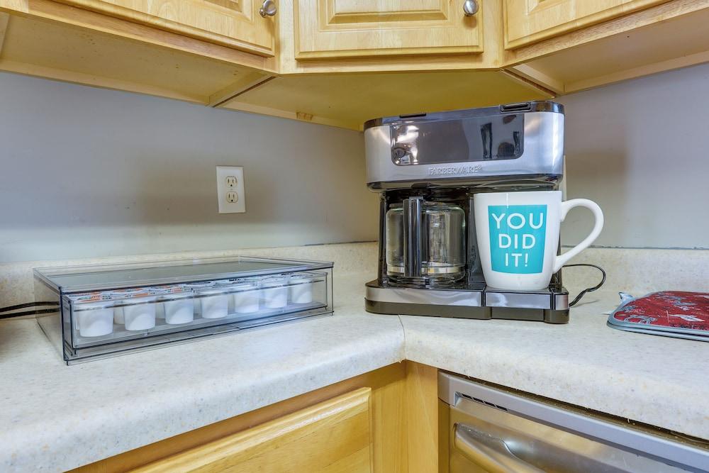 Birmingham Home w/ Yard - 15 Mi to Downtown!