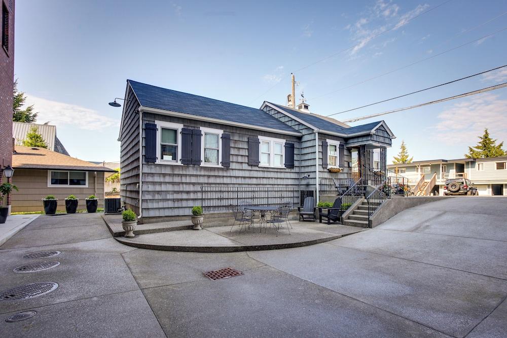 Retro-style Home in Ruston: Walkable Location!