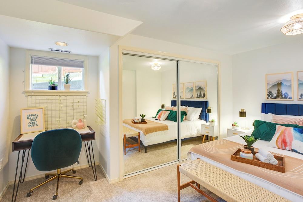 Updated Tacoma Home w/ Fire Pit!