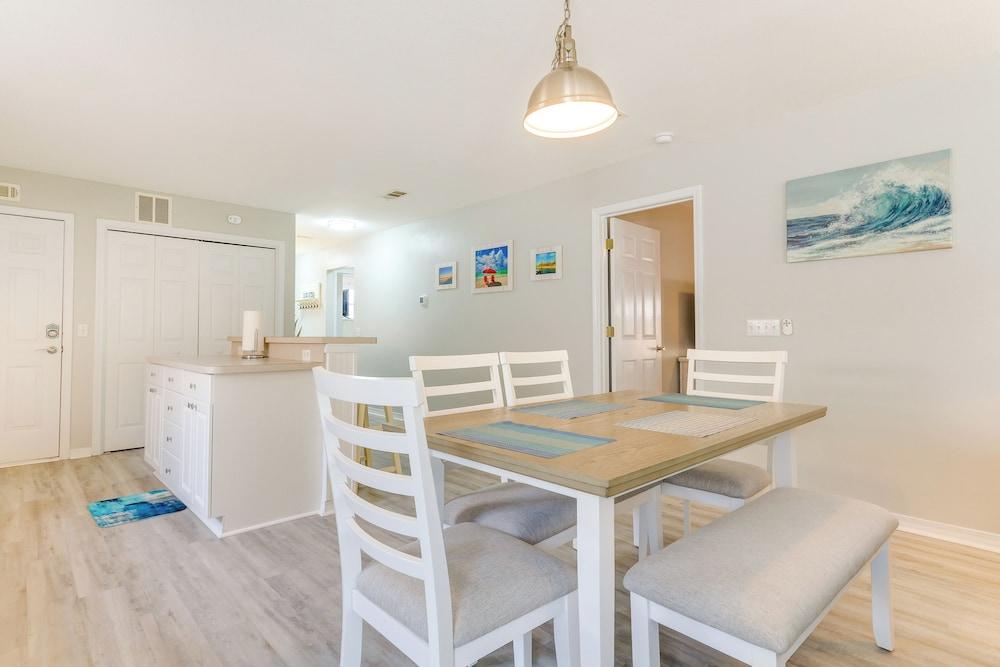 Fenced & Private Backyard: Navarre Retreat