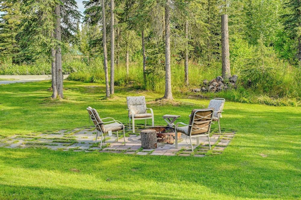 Lovely Soldotna Home, Steps From Kenai River
