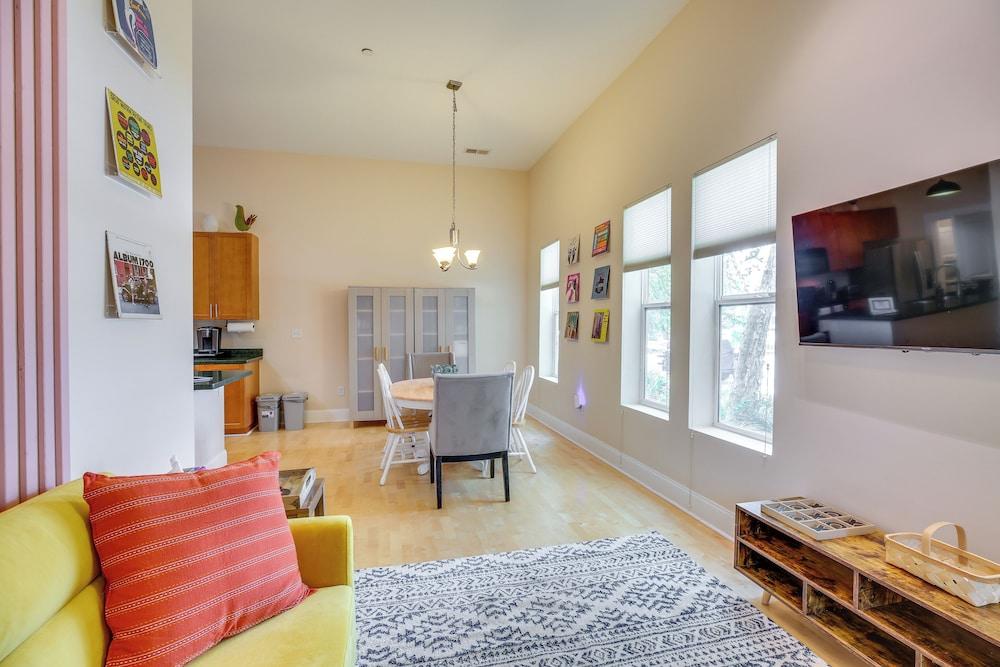 Chic Wilmington Condo in Brooklyn Arts District!