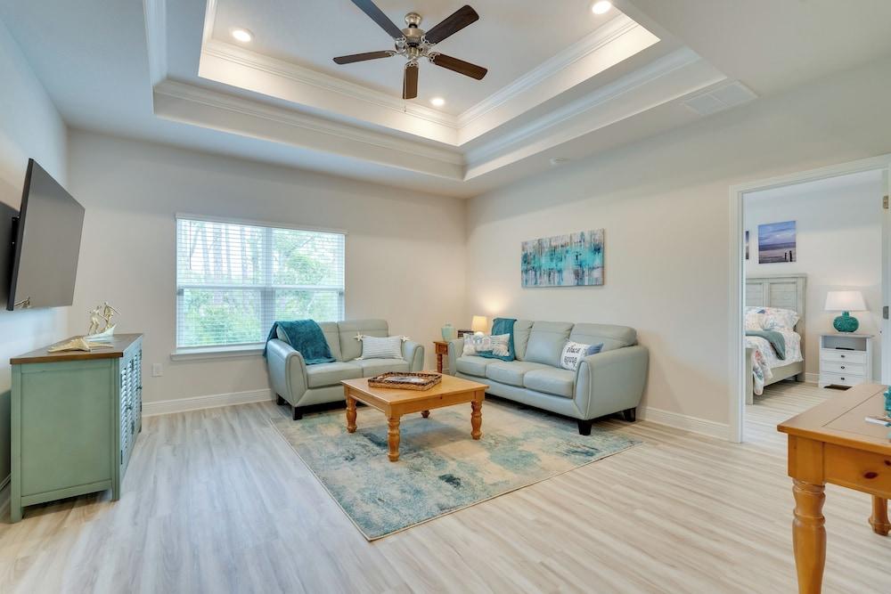 Snowbird Getaway: Windmark Beach Home!