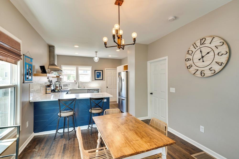 Pet-friendly Home - 6 Mi to Downtown Milwaukee!