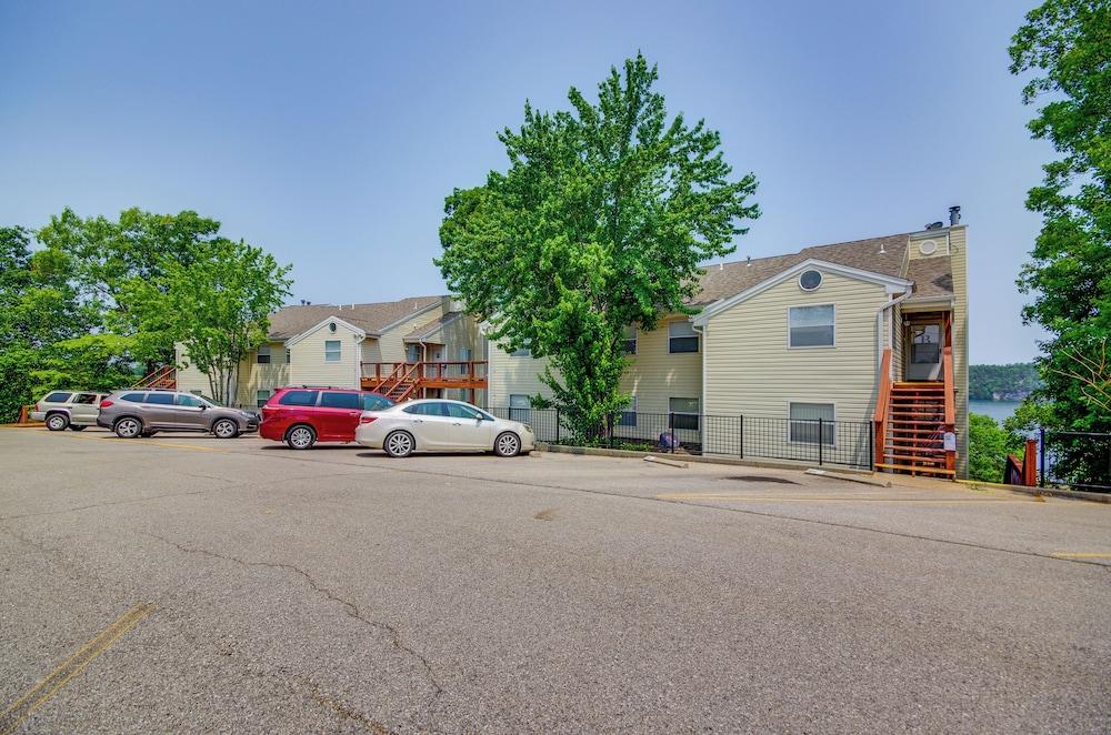 Osage Beach Condo w/ Private Deck & Lake Views!