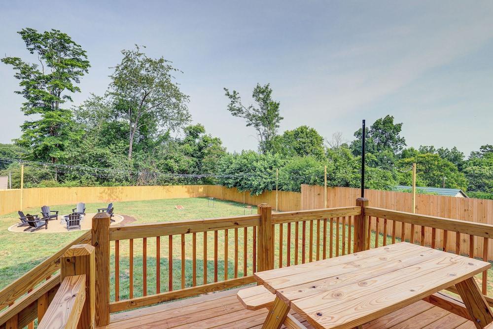 Getaway w/ Fire Pit: 3 Mi to River Arts District!