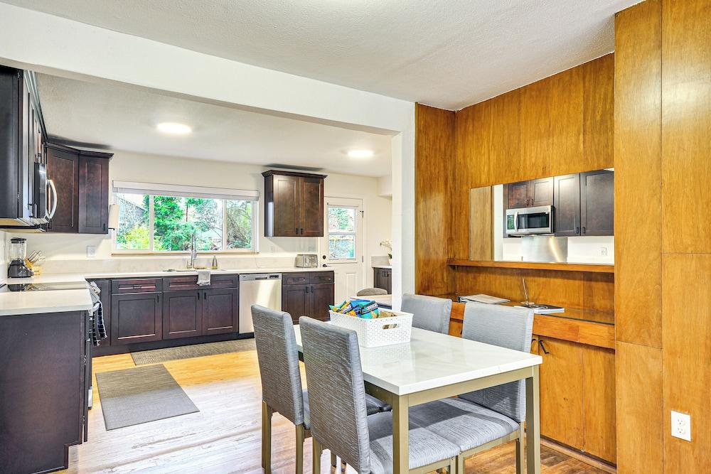 Modern Home w/ Spacious Yard in Beaverton!