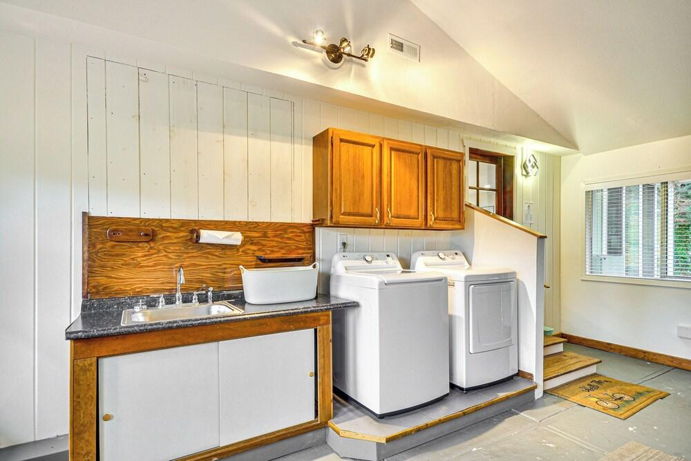 Modern Home w/ Spacious Yard in Beaverton!