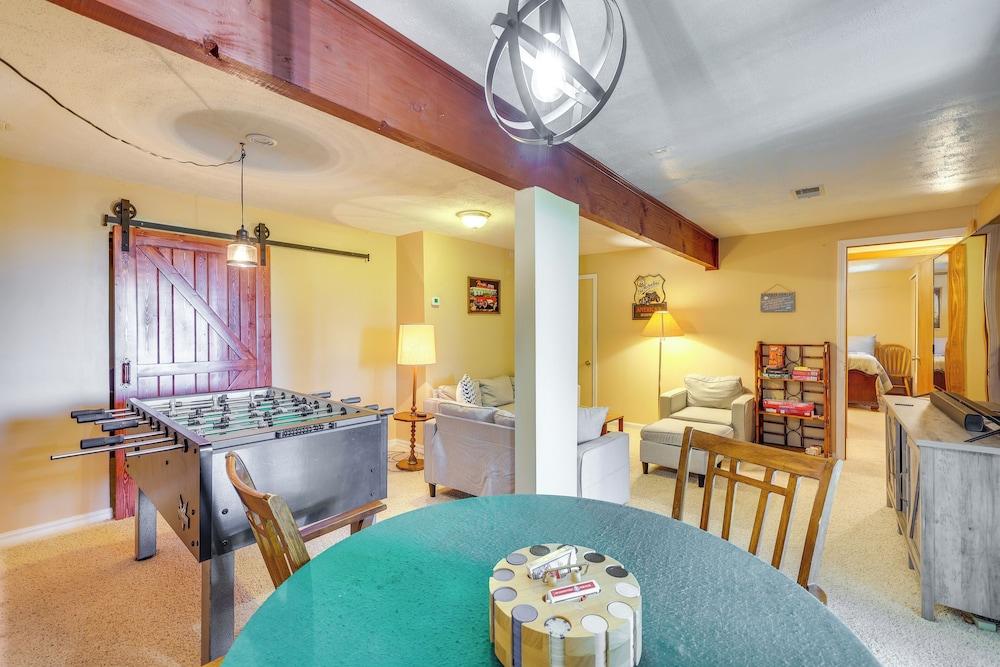 Ozark Mountain View Retreat w/ Hot Tub!