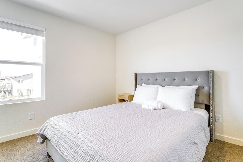 Modern Reno Vacation Home: Easy Access to Nature