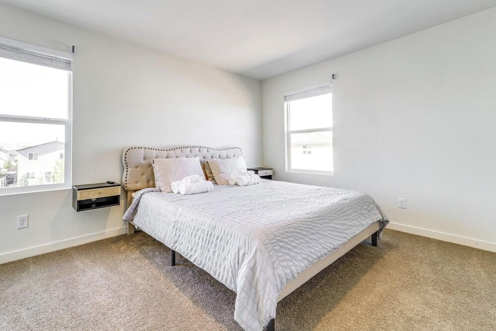 Modern Reno Vacation Home: Easy Access to Nature