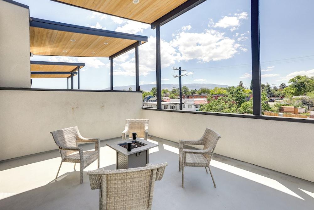< 2 Mi to Dtwn: Reno Gem w/ Rooftop Patio!