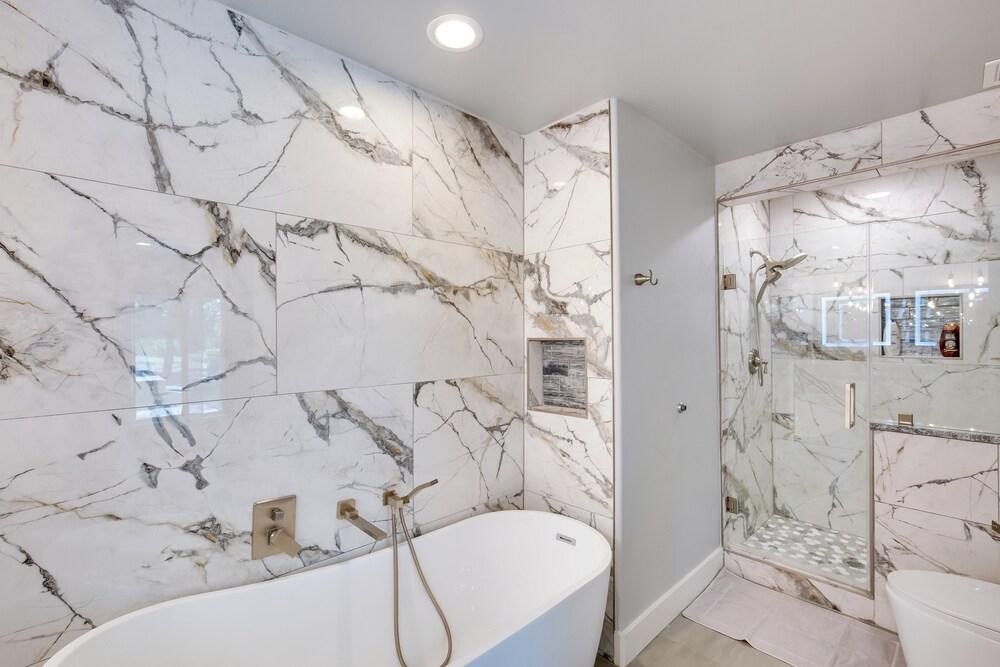 Patios + Lake View: Mckinney Ranch Home!