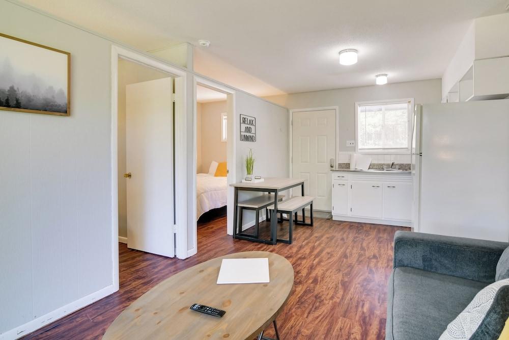 Vibrant Kimberling City Hideaway w/ Private Deck!