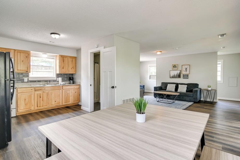 Kimberling City Escape w/ Dock Access & Boat Slips