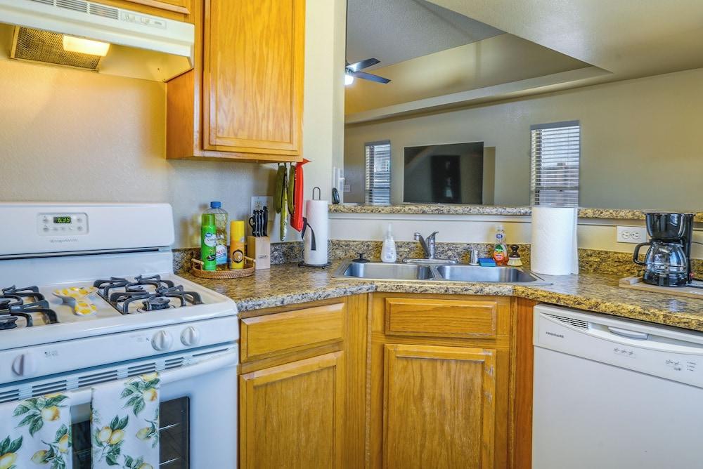 Sunny El Paso Home w/ Private Yard!