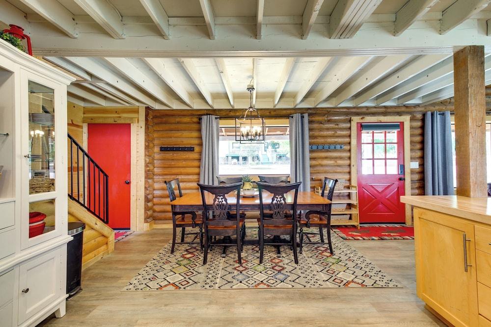 Hike & Unwind Fireside: Peaceful Pinedale Cabin!