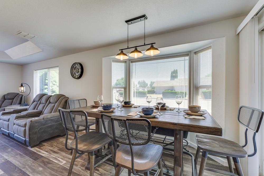 Charming Rogue Valley Home in Central Point!