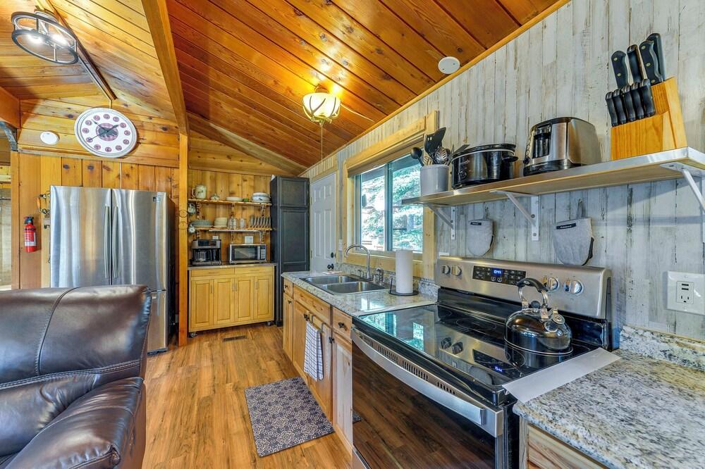 Rustic Idaho Retreat w/ Deck, Grill & Chiminea!