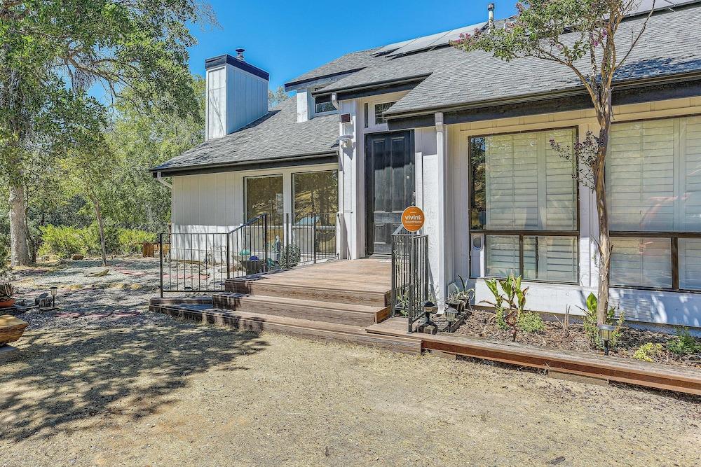 Pet-friendly Coarsegold Vacation Rental w/ Deck!