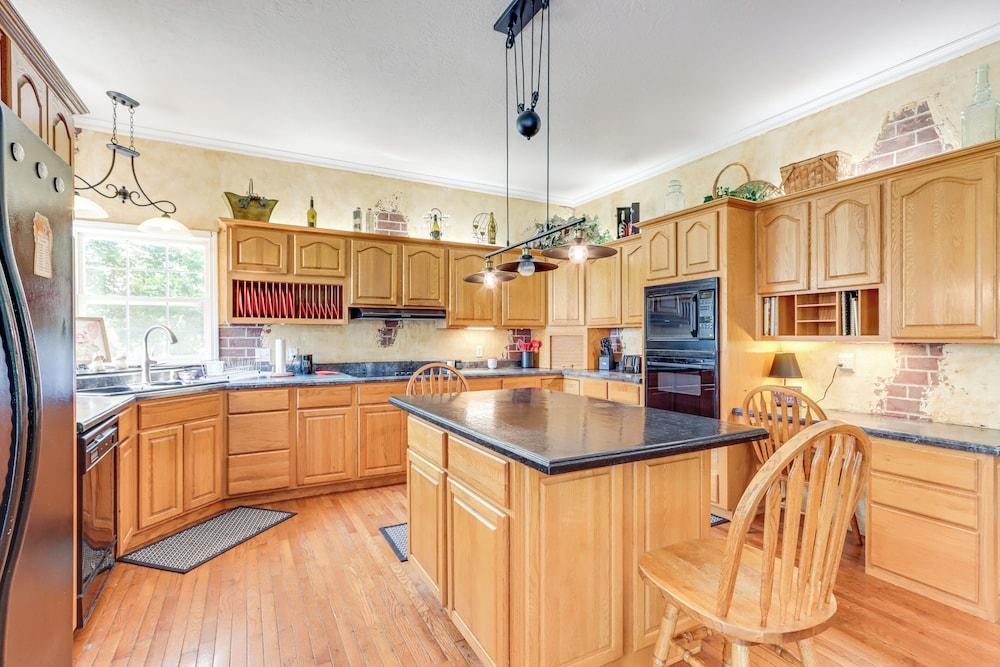 Spacious Family Home Near Lake of the Ozarks!