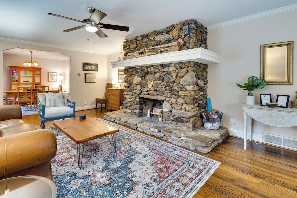 Hendersonville Haven w/ Fire Pit, Grill, Deck!