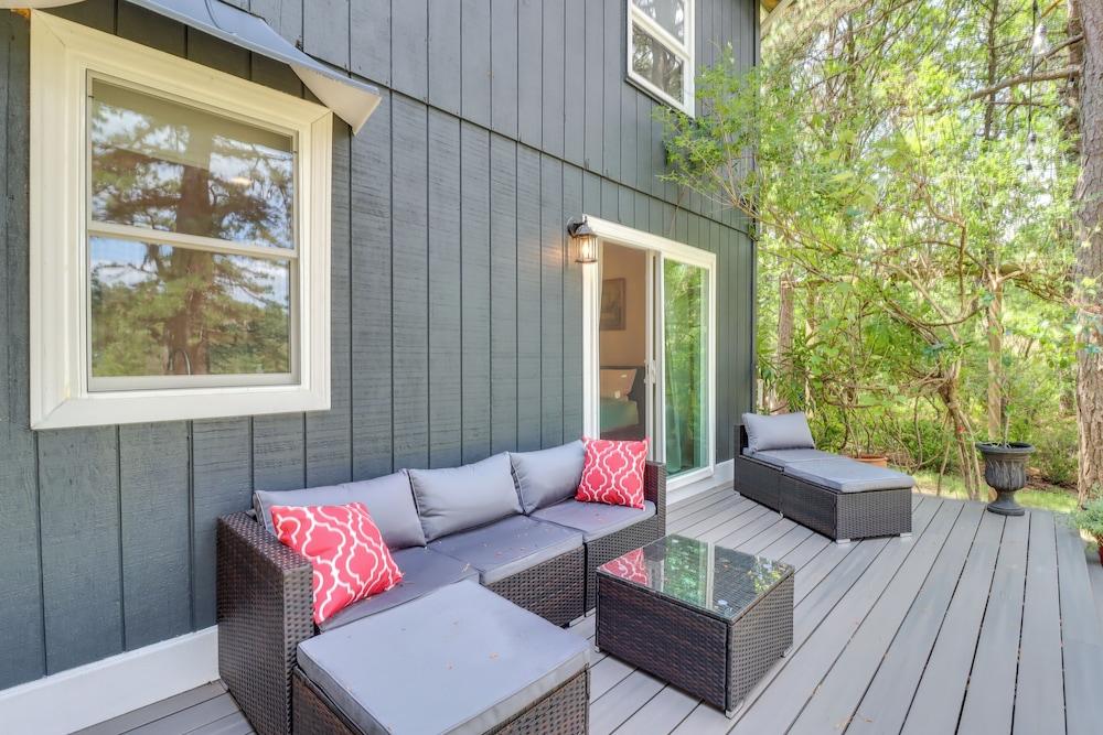 Fire Pit, Kayaks & Hammocks: Long Pond Home!